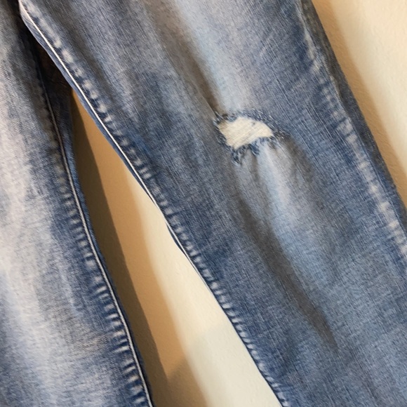 Rock Republic distressed jeans 12. (H) - Picture 5 of 8